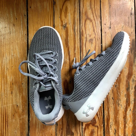 Women’s Under Armour “Ripple” shoes - Picture 2 of 3